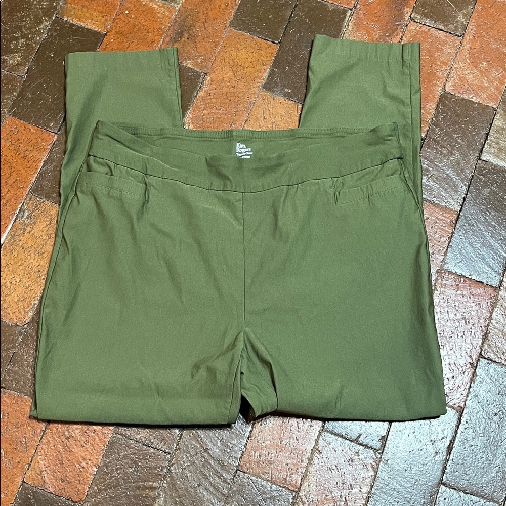 Kim Rogers tummy control size 20 W 30” inseam Olive Green